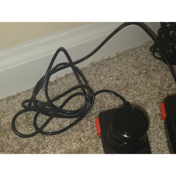 Atari 2600 Paddle Plug N Play 13-In-1 Dual 2 Player TV Game by Jakks (2004) - Picture 5 of 6